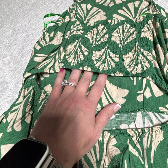 NWOT Monteau LA Summer Wedding Lightweight Green Tropical Leaf Jumpsuit Size M - Picture 6 of 9